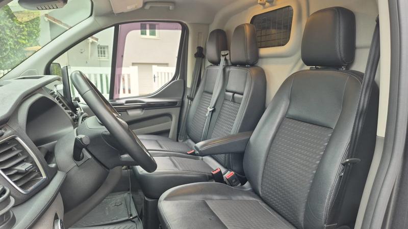 Ford Transit Custom Fourgon Vu 2.0 EcoBlue 170 Bva Sport
