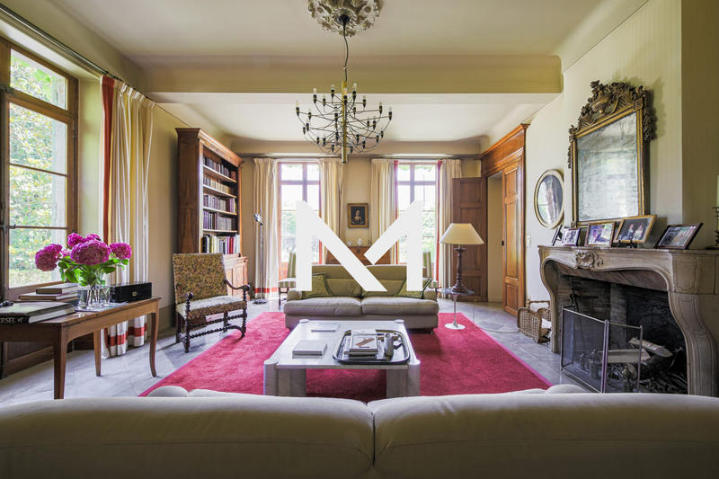 Maison - 761 m² - 16 pièces