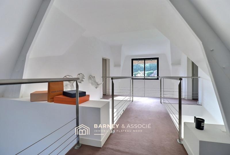 Maison - 302 m² - 7 pièces