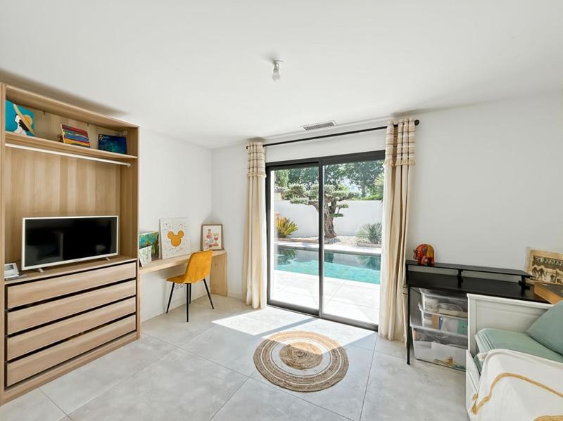 Maison - 210 m² - 5 pièces