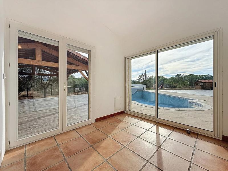 Maison - 261 m² - 11 pièces