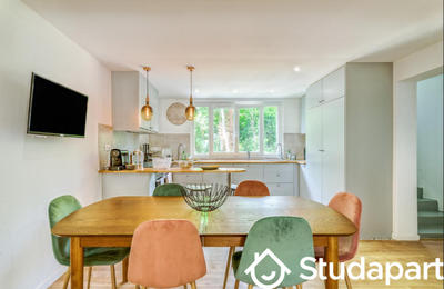 Maison - 273 m² - 17 pièces