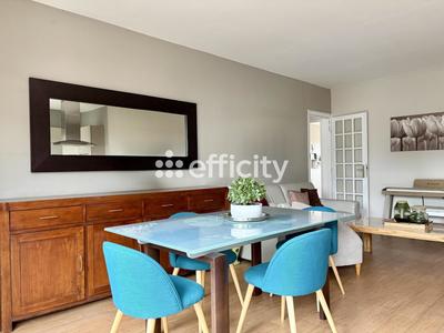 Appartement - 90 m² - 4 pièces