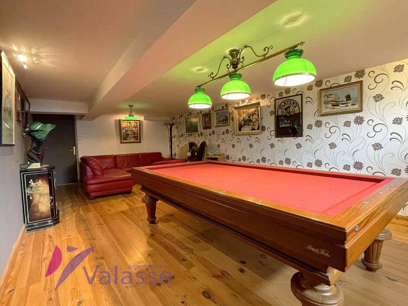 Maison traditionnelle - 162 m² - 6 pièces