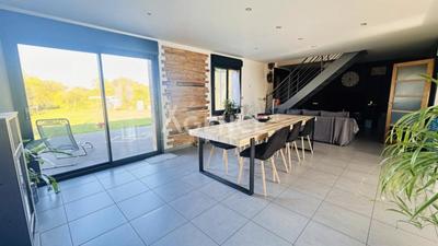 Maison - 252 m² - 5 pièces