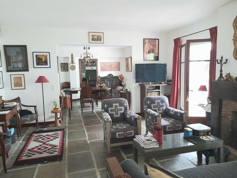 Maison - 250 m² - 9 pièces