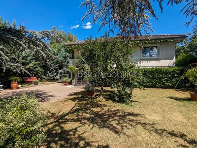 Maison traditionnelle - 94 m² - 5 pièces