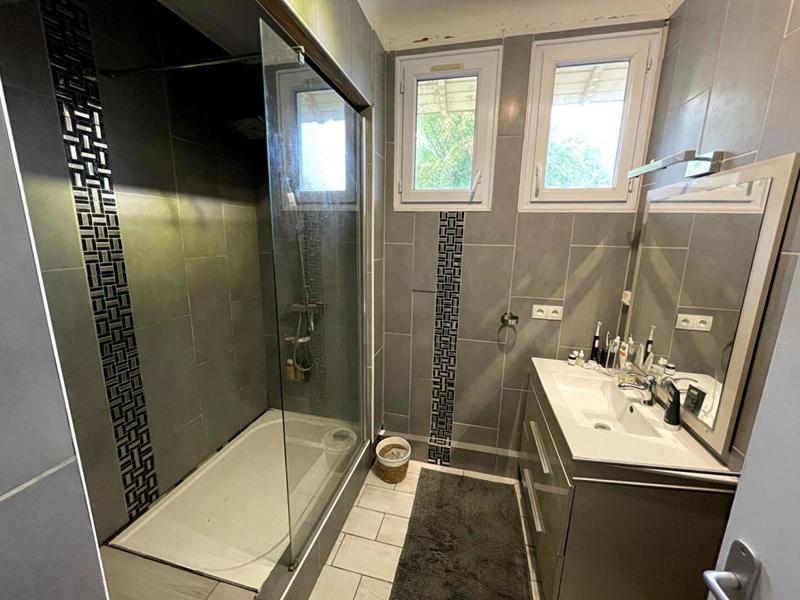 Maison - 380 m² - 16 pièces