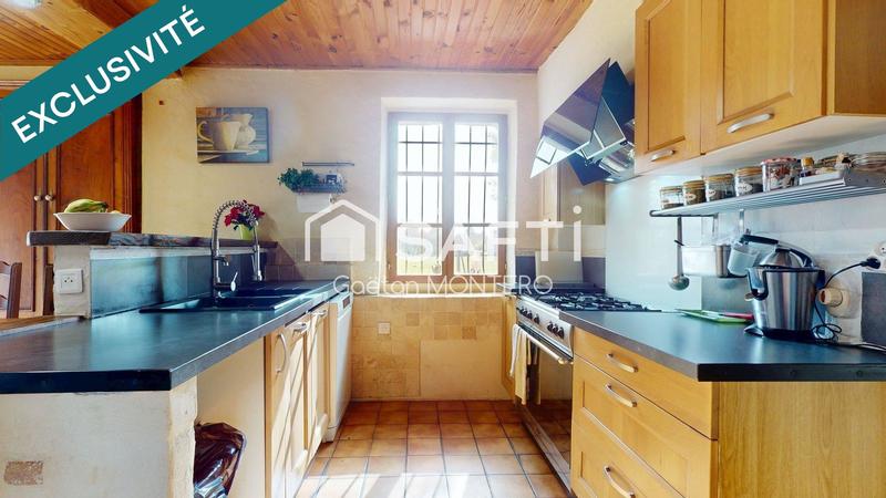 Maison - 279 m² - 9 pièces