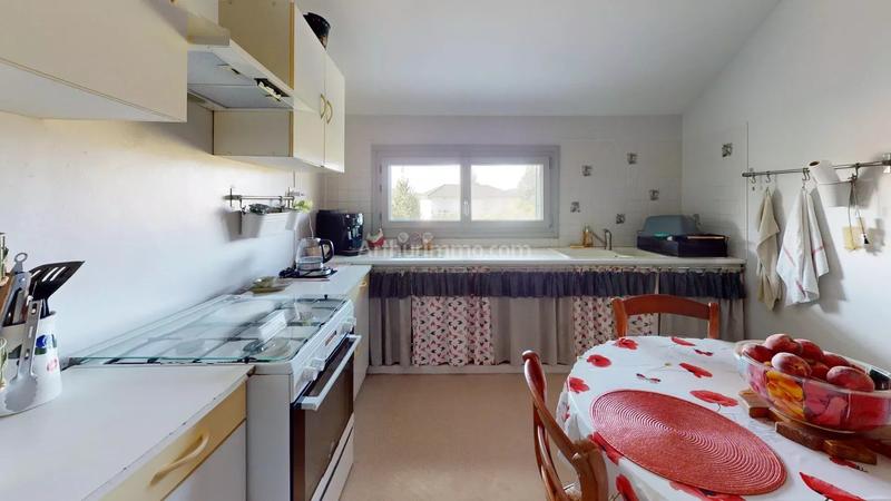 Maison - 241 m² - 6 pièces