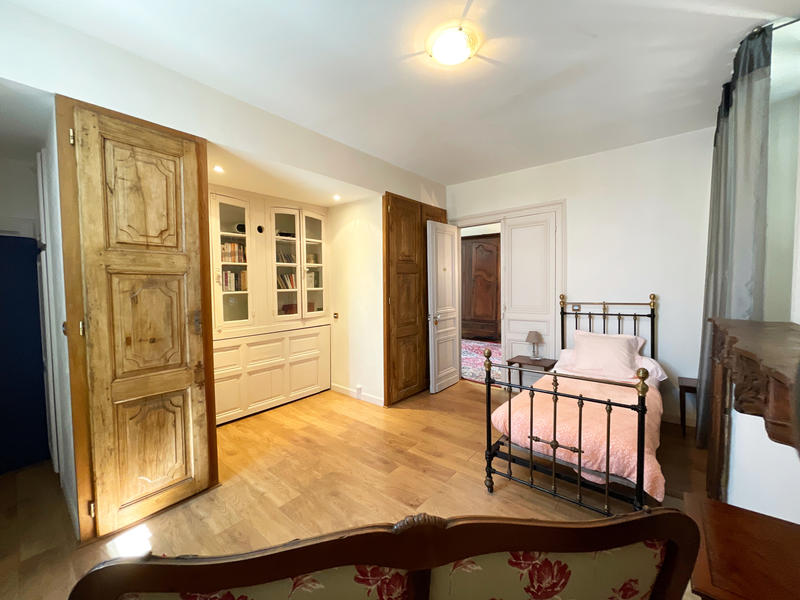 Maison de village - 467 m² - 24 pièces