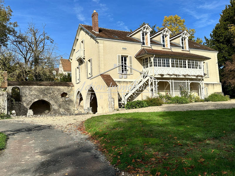 Propriété - 270 m² - 11 pièces