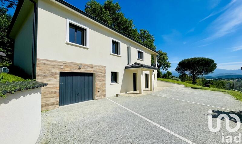 Maison - 137 m² - 6 pièces