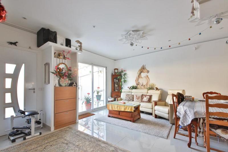 Maison - 180 m² - 8 pièces