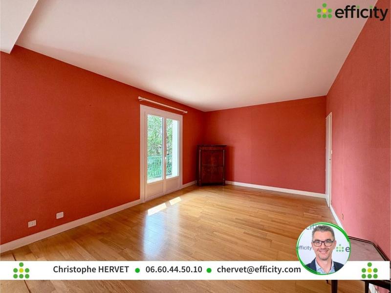 Maison - 263 m² - 8 pièces