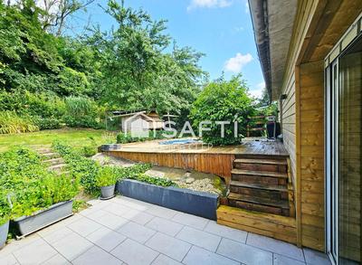 Maison - 215 m² - 9 pièces