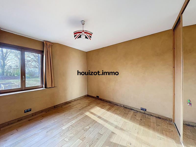 Maison - 233 m² - 6 pièces