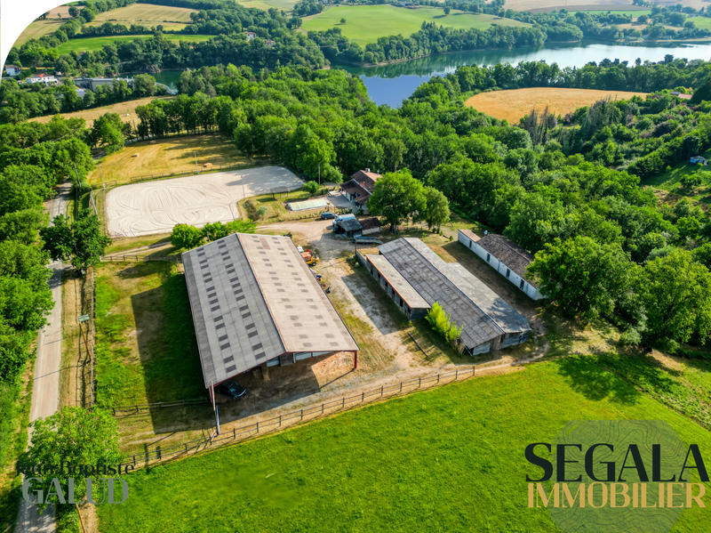 Maison - 275 m² - 5 pièces