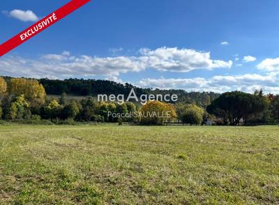 Terrain constructible - 5 000 m²