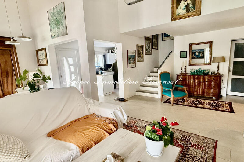 Maison - 180 m² - 6 pièces