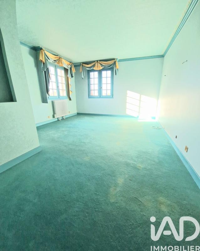 Maison - 250 m² - 8 pièces