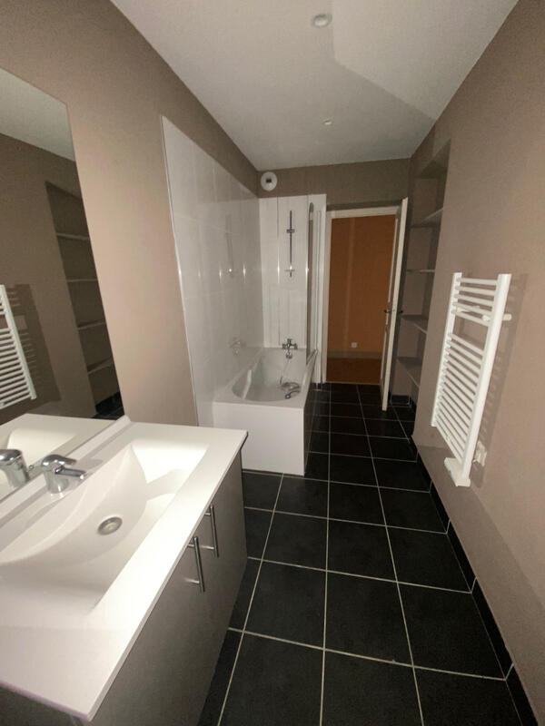 Appartement - 75 m² - 3 pièces