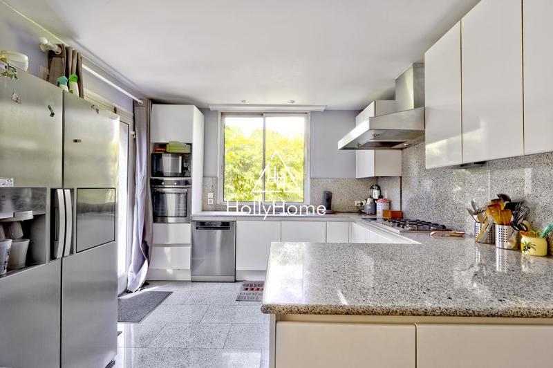 Maison ancienne - 237 m² - 7 pièces