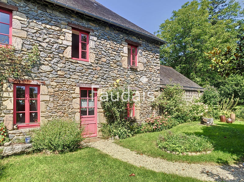 Maison - 174 m² - 9 pièces