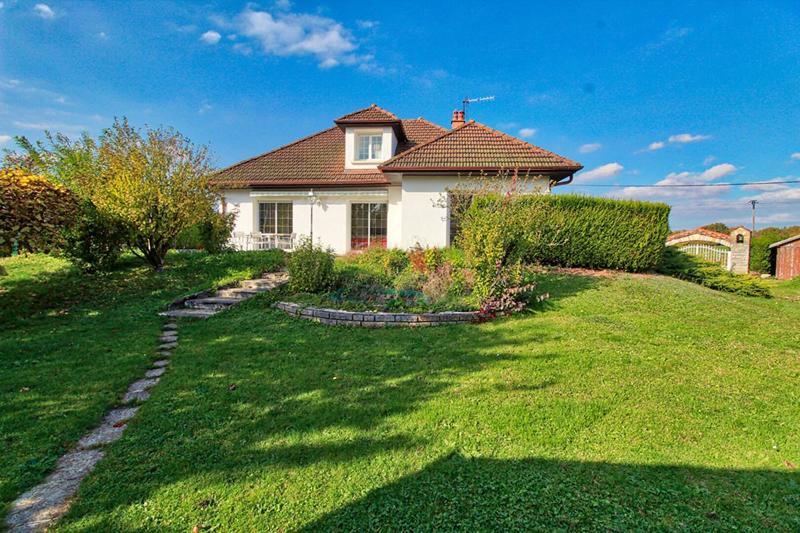 Maison - 128 m² - 7 pièces