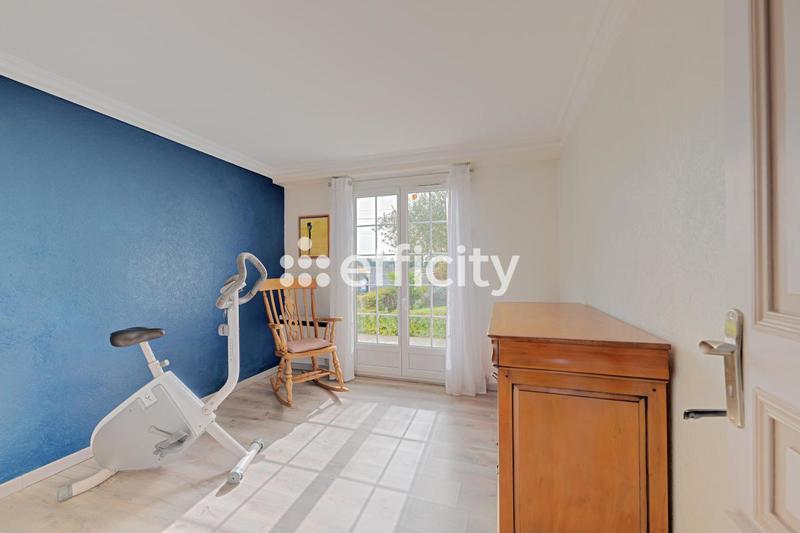 Pavillon - 222 m² - 8 pièces