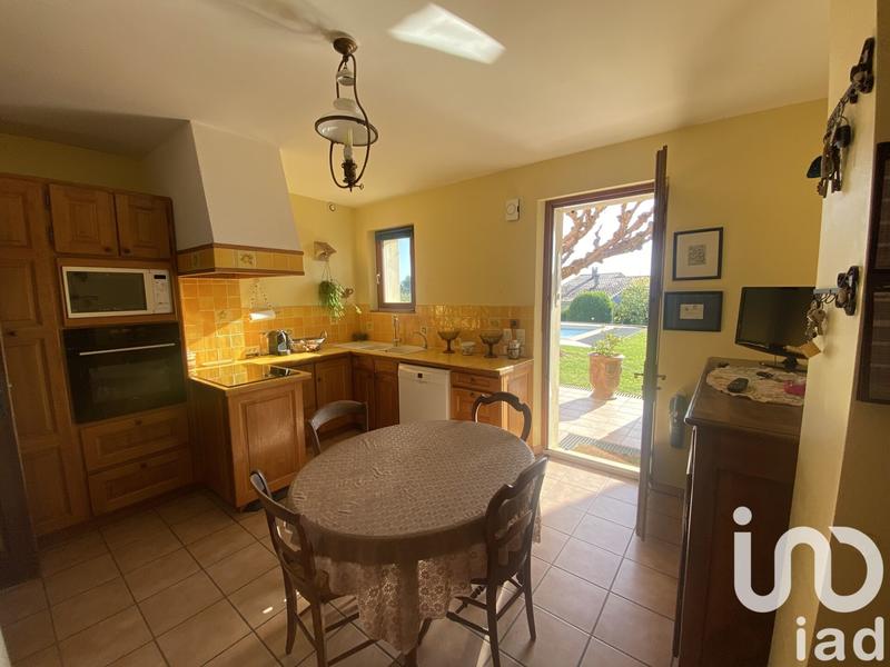 Maison - 203 m² - 9 pièces