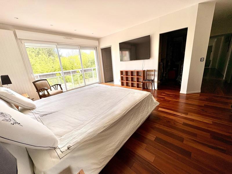 Appartement - 205 m² - 6 pièces