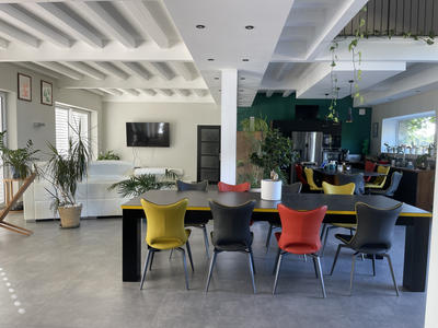 Maison - 370 m² - 12 pièces