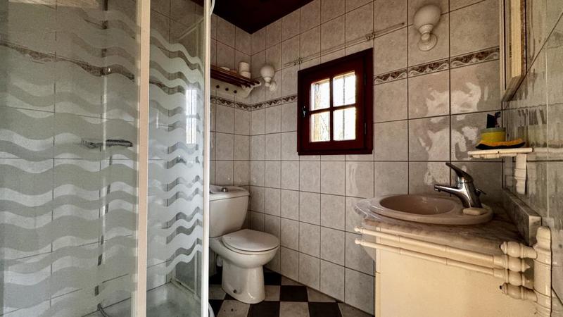 Maison - 220 m² - 9 pièces