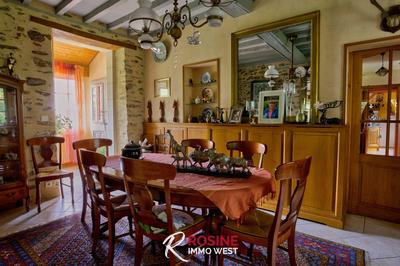 Maison ancienne - 253 m² - 9 pièces