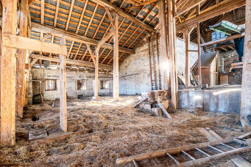 Ferme - 710 m² - 4 pièces