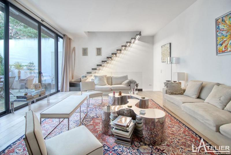 Maison - 220 m² - 6 pièces