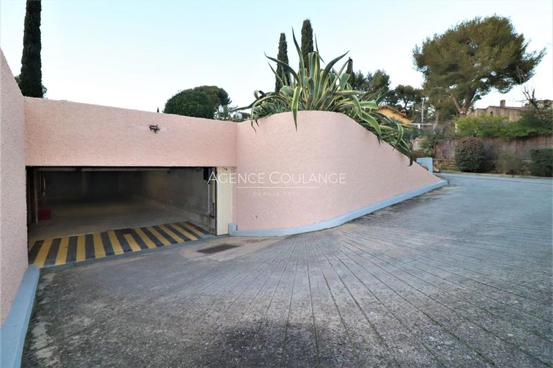 Parking / Garage - 13 m²