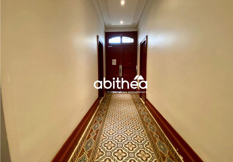 Maison - 270 m² - 7 pièces