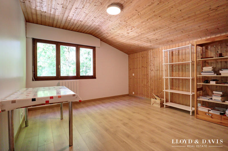 Maison - 195 m² - 8 pièces