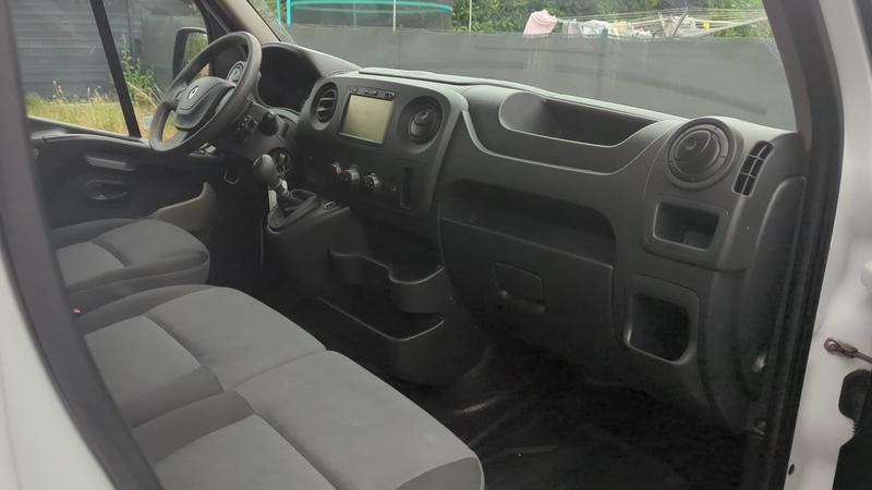 Renault Master Fourgon 2.3 dCi 130 L2h2 Grand Confort - 3 places