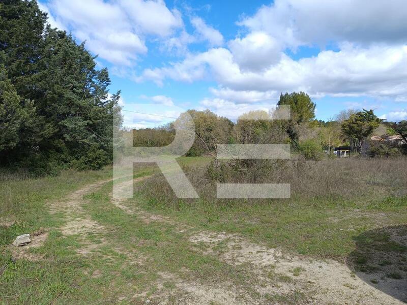 Terrain constructible - 884 m²