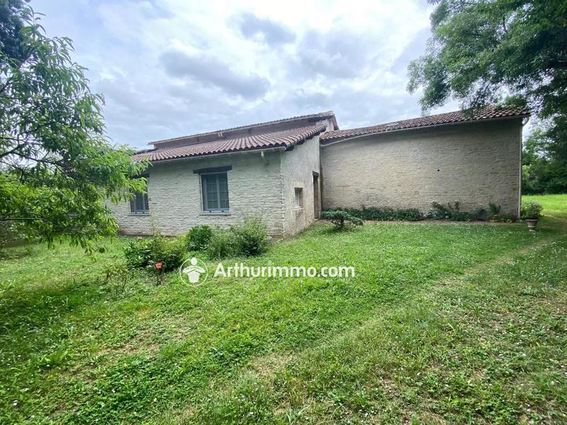 Maison - 203 m² - 14 pièces