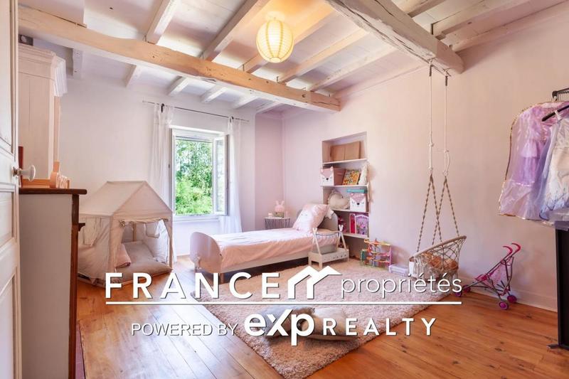 Maison - 245 m² - 7 pièces