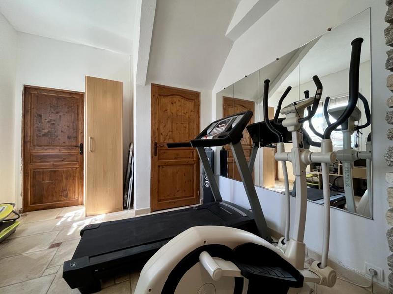 Maison - 295 m² - 12 pièces