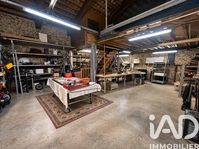 Maison - 230 m² - 9 pièces