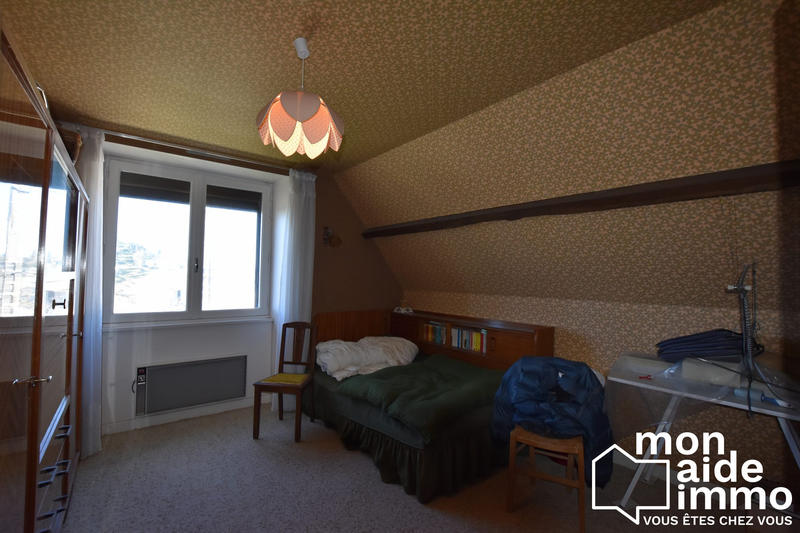 Maison traditionnelle - 240 m² - 9 pièces