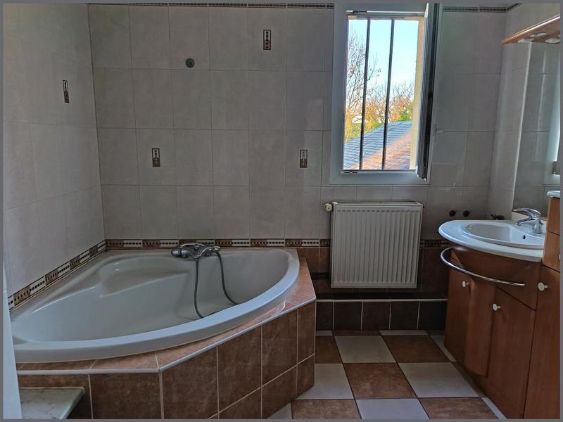 Appartement - 94 m² - 4 pièces