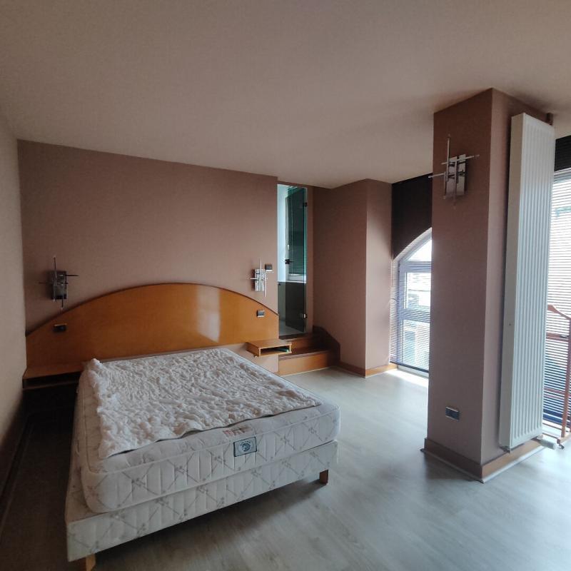 Appartement - 344 m² - 6 pièces