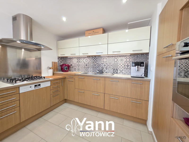 Maison - 97 m² - 5 pièces